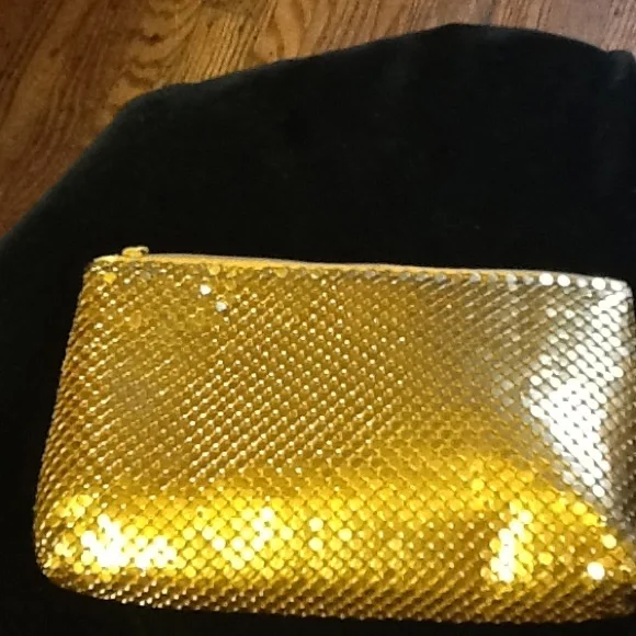 VINTAGE GOLD METAL CLUTCH - Picture 1 of 2